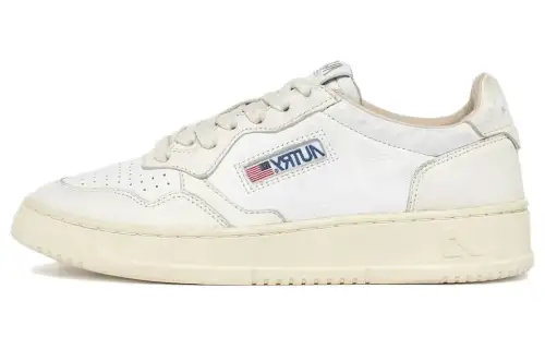 AUTRY Medalist Low Leather Sneakers