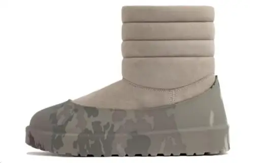 UGG Classic Boot Stampd Taupe