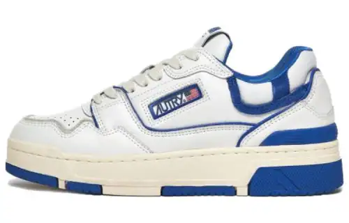 AUTRY CLC Leather Low-top Sneakers