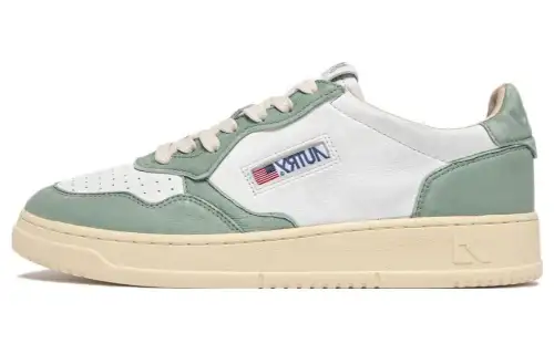 AUTRY Medalist Leather Sneakers