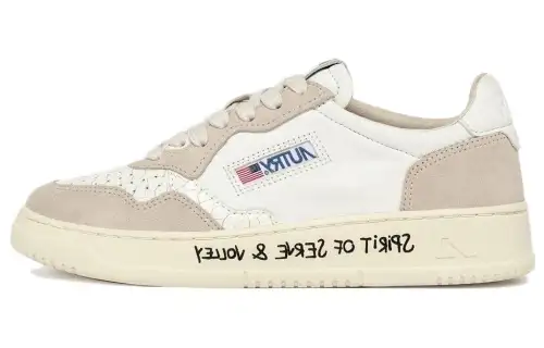AUTRY Medalist Low Leather Sneakers