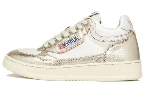 AUTRY Leather Low top Skateboard Shoes Women's Gold