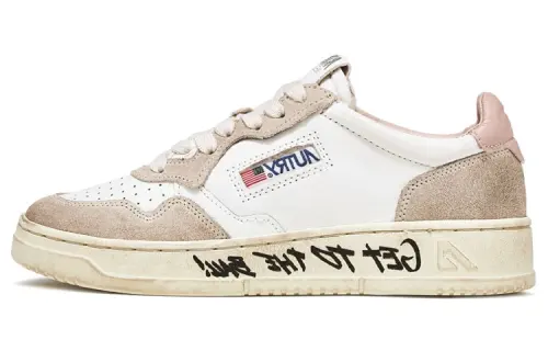 AUTRY Low top Casual Shoes Women's White Brown Distressed
