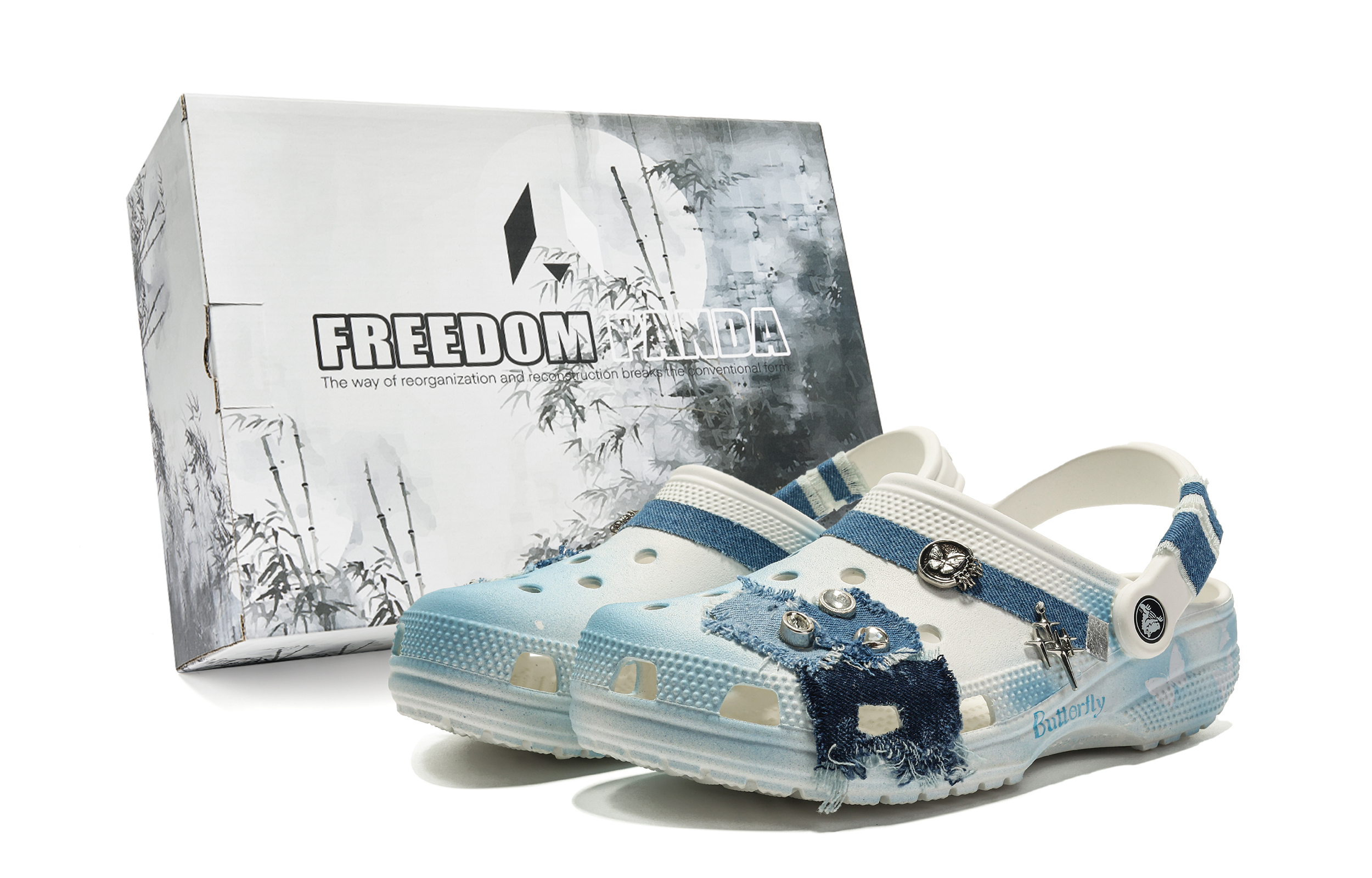 Crocs Classic Clog Free Panda, Box, Denim Very Busy Clogs Unisex Blue White