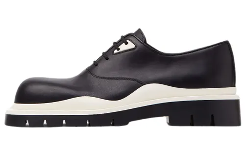Bottega Veneta Tire Lace Up Leather Shoe Black Ivory
