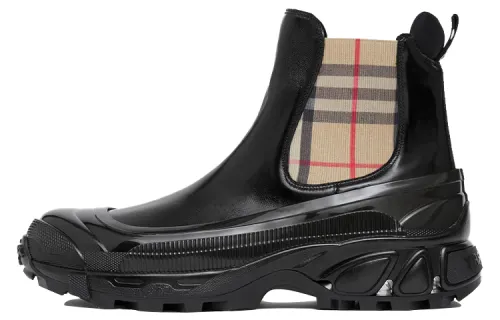 Burberry Short Chelsea Boots Men's Black