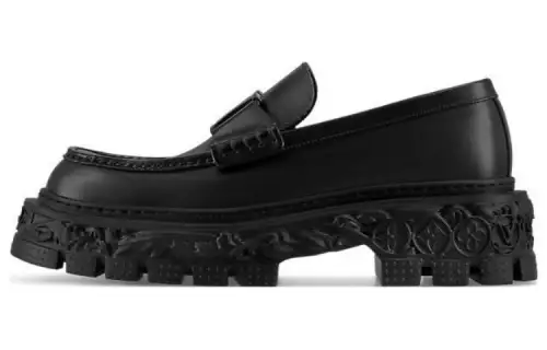 LOUIS VUITTON Cow Leather Comfortable Round Toe Loafers Men's Black