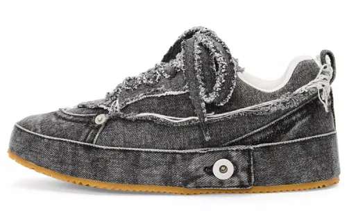 LOEWE Low top Stylish Skateboarding Shoes Women's Black Gray
