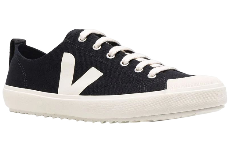 VEJA Nova Canvas 'Black Pierre'