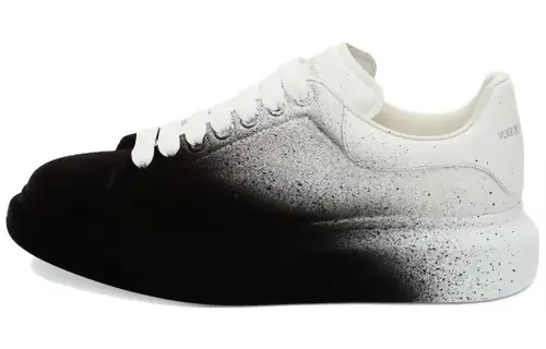 Alexander McQueen Oversized Sneaker Smooth Calfskin Low top Stylish Skateboarding Shoes Men's White Black Gradient