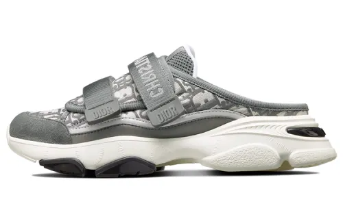 DIOR D Wander Closed Toe Slippers Women's Light Gray