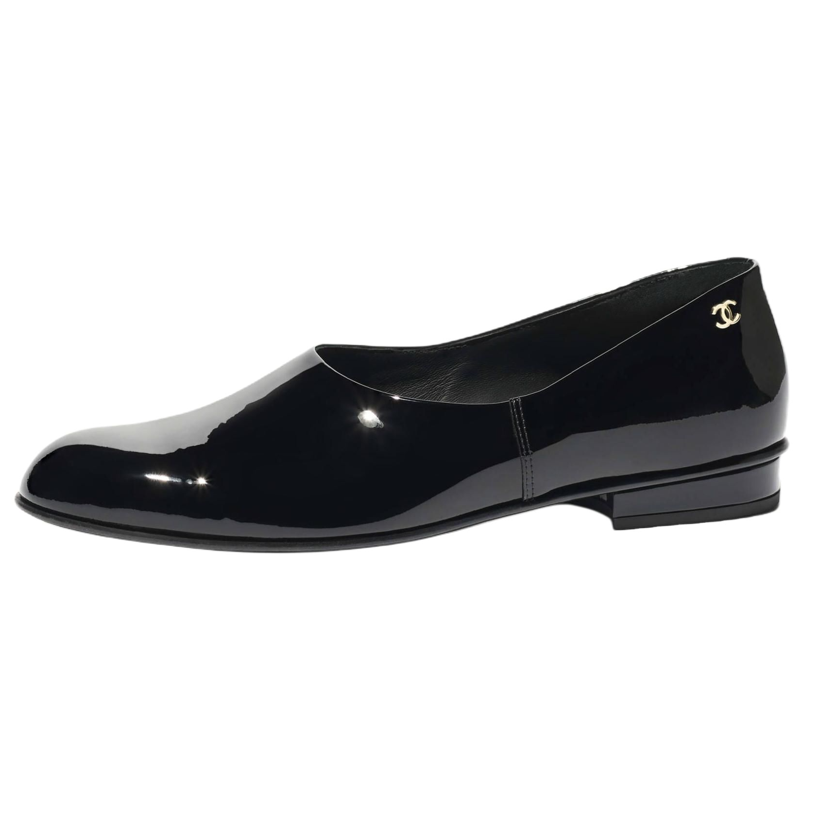 CHANEL 25C Pre Spring Vacation Collection Patent Leather Casual Shoes Women's Black