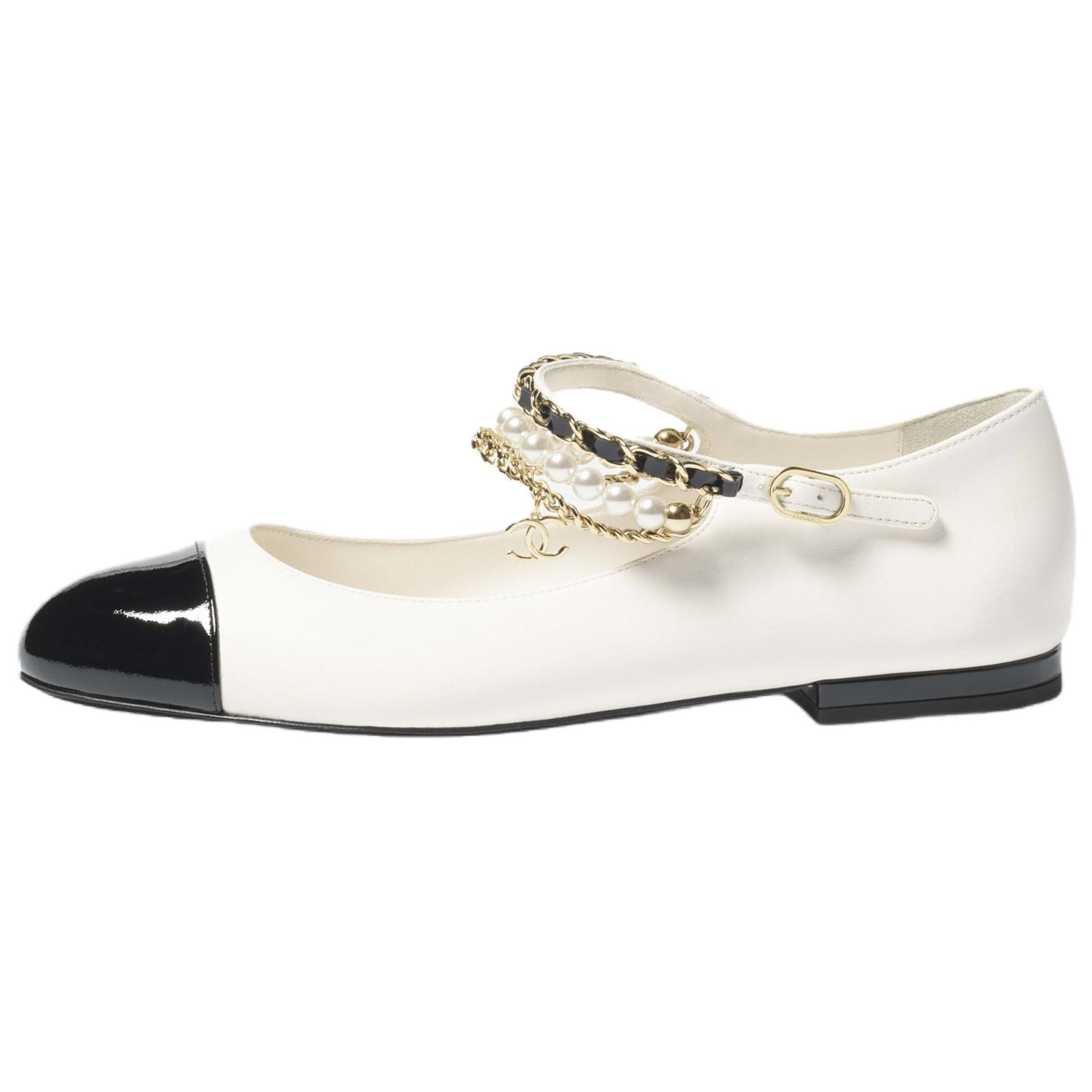 CHANEL 25B Patent Leather Flat Mary Jane Shoes Women's White