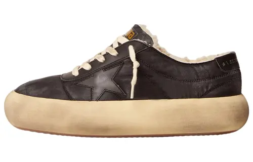 Golden Goose Space Star Low top Stylish Skateboarding Shoes Men's Black Distressed