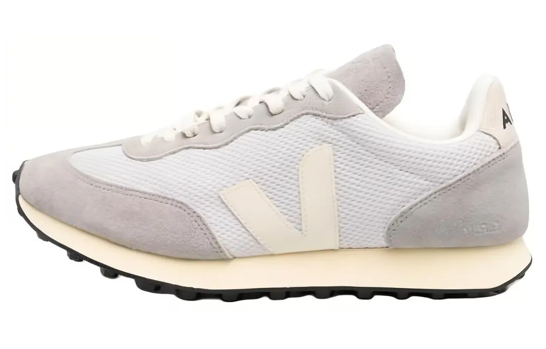 VEJA Rio Branco Sneakers