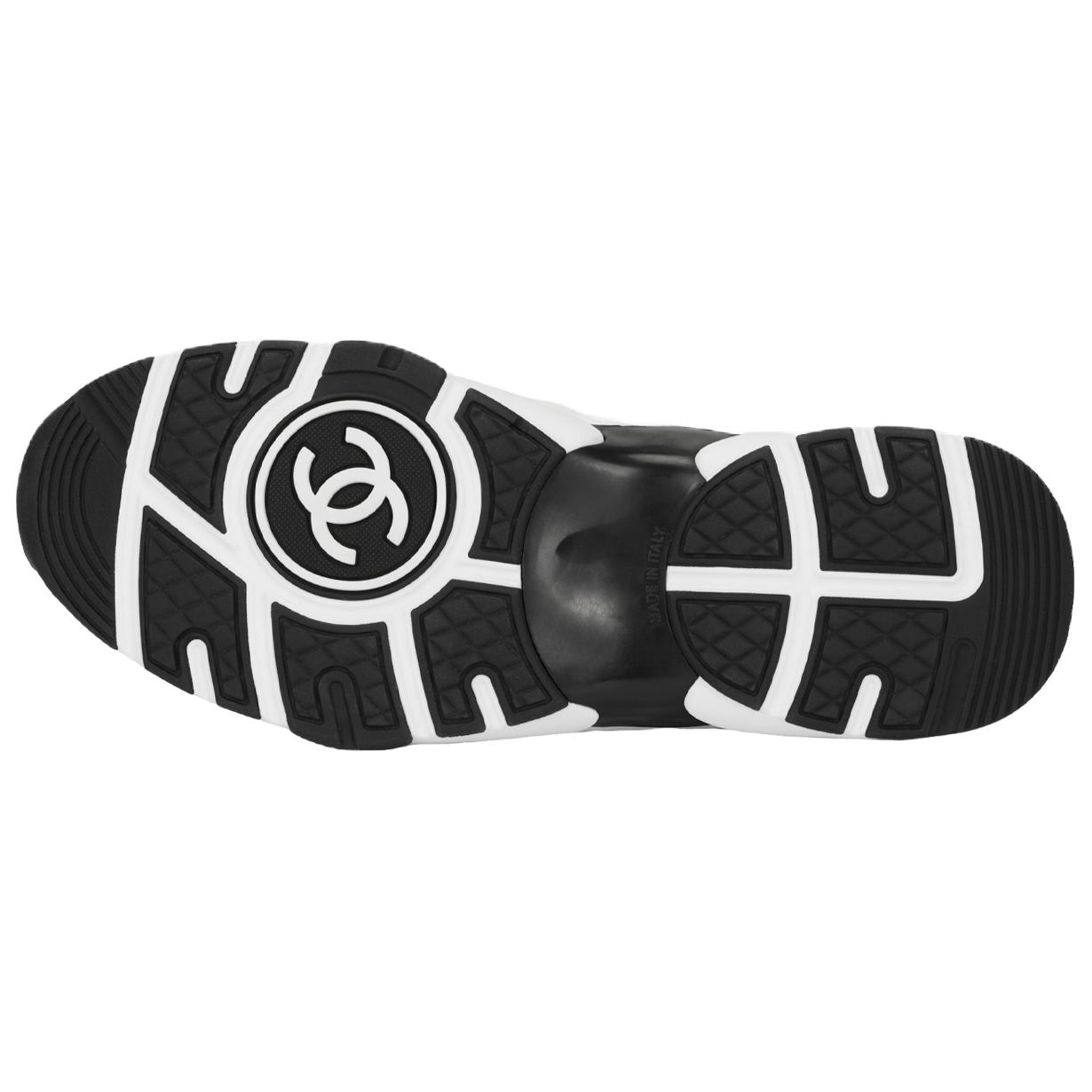 CHANEL 22K Autumn And Winter Low top Running Shoes Women's Beige White Black