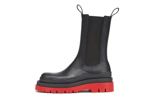 Bottega Veneta Tire Chelsea Top Grain Cow Leather Crew Chelsea Boots Women's Black Red
