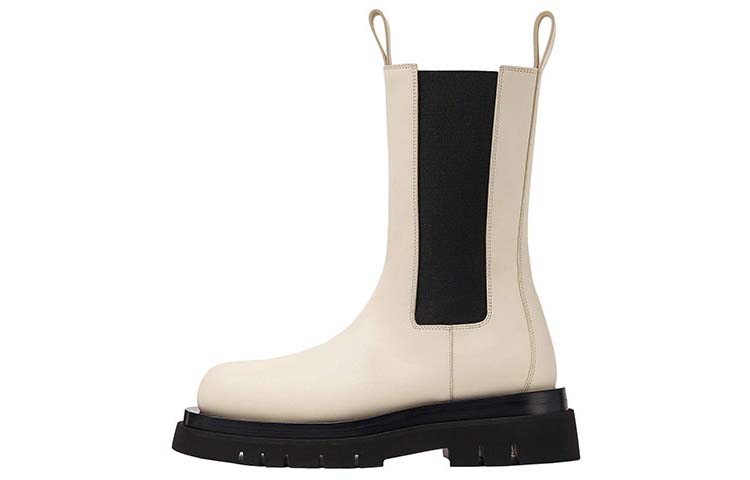Bottega Veneta Bottega Veneta Lug Chelsea Comfortable, versatile and lightweight Chelsea boots for women, cream color
