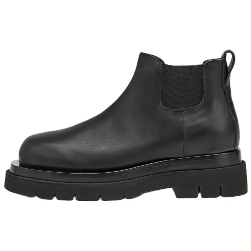 Bottega Veneta Lug Chelsea Ankle Length Chelsea Boots Women's Black