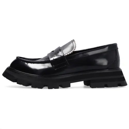 Alexander McQueen Wander leather loafers Women's