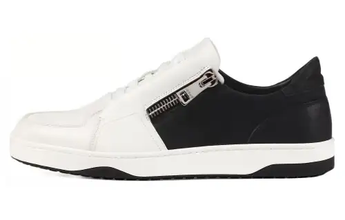 GUCCI Low top Skateboard Shoes Men's Black White