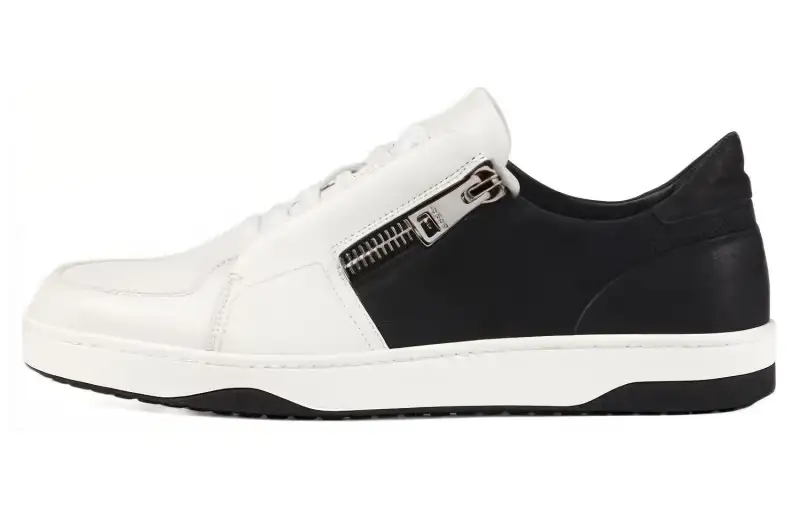 GUCCI Low top Skateboard Shoes Men's Black White