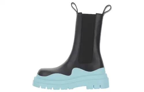 Bottega Veneta Tire Chelsea Leather Crew Chelsea Boots Women's Black