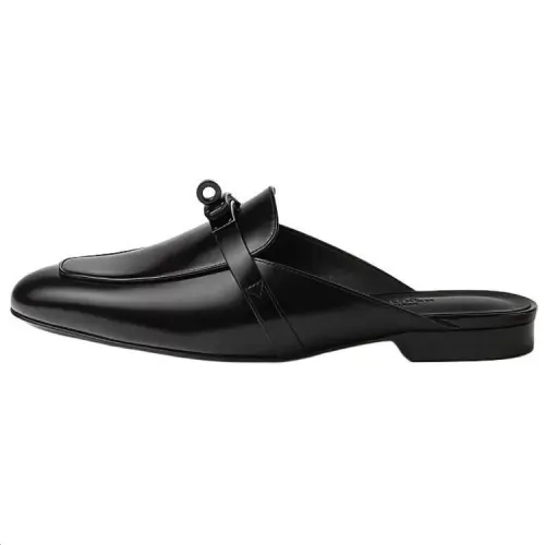 HERMES Oz Closed Toe Slippers Women's Black