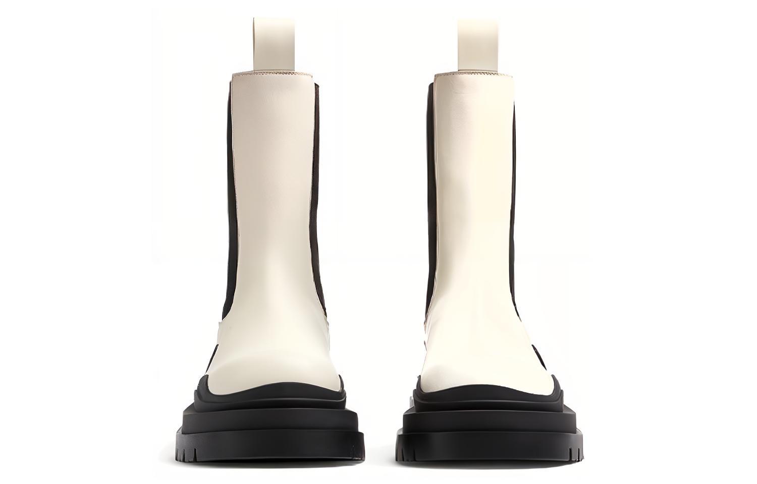 Bottega Veneta Tire Chelsea Calfskin Short Chelsea Boots Men's Black White
