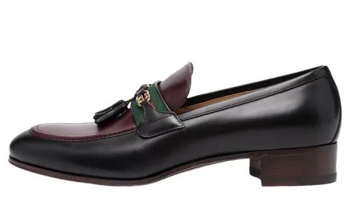 GUCCI Logo-plaque Almond-toe Loafers