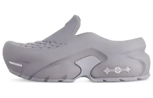 LOUIS VUITTON Shark Leather Abrasion Resistant Low top Casual Shoes Men's Gray