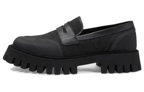 GUCCI GG Supreme Canvas Loafers