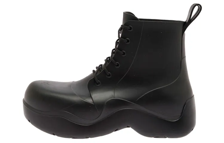 Bottega Veneta Puddle Cow Leather Ankle Boots Men's Black