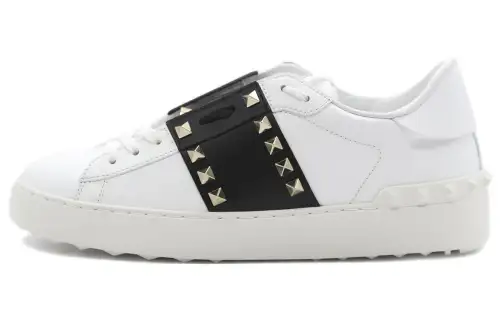 Valentino Rockstud Low top Stylish Skateboarding Shoes Women's White