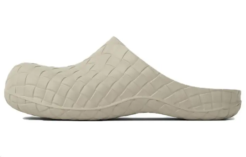 Bottega Veneta Beebee Closed Toe Slippers Men's Gray