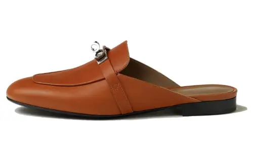 HERMES Oz Closed Toe Slippers Women's Brown
