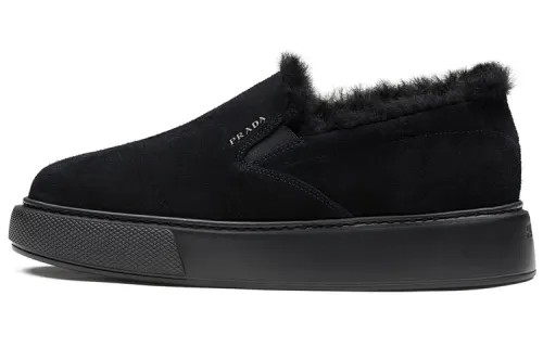PRADA Low top Stylish Skateboarding Shoes Women's Black