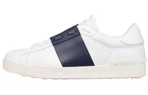 Valentino Garavani Rockstud Lace-Up Sneakers