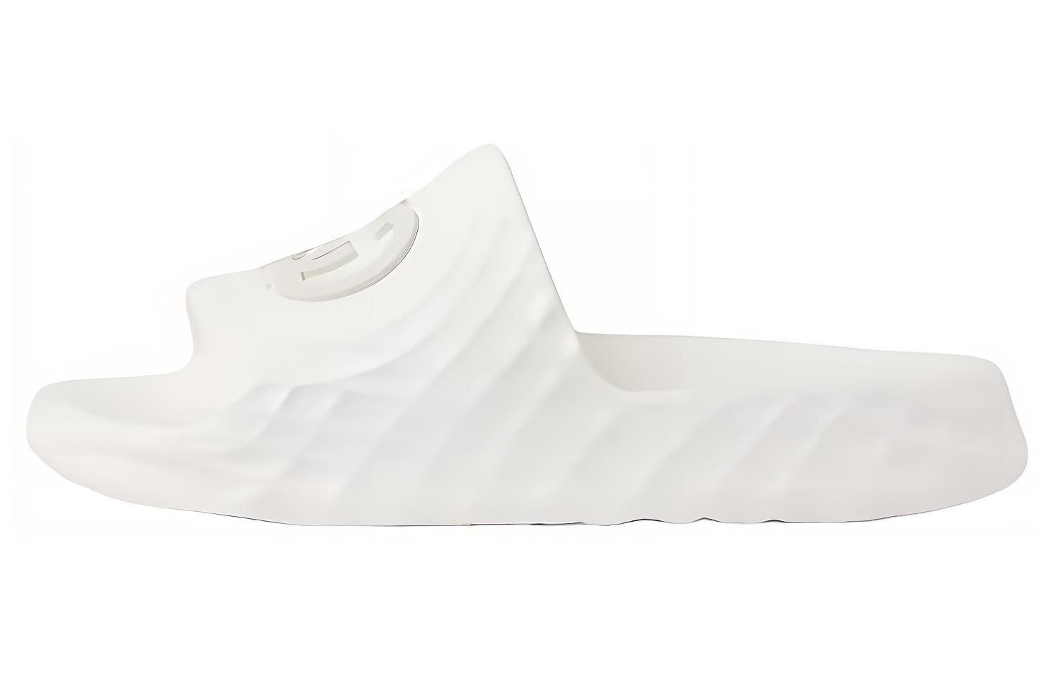 GUCCI Interlocking Slide Slippers Men's White