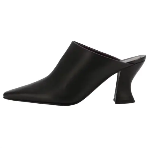 Bottega Veneta Almond Closed Toe Slippers Women's Black