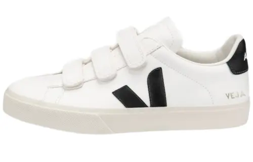 Veja Low-Top Sneakers