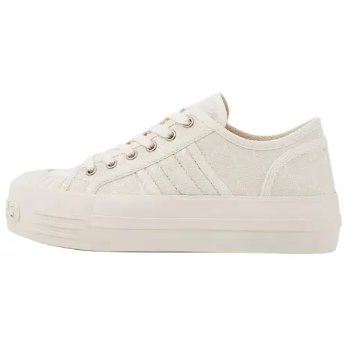 GUCCI Low top Canvas Shoes Women's White