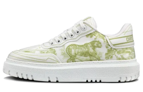 DIOR Addict Casual Low top Stylish Skateboarding Shoes Women's Yellow