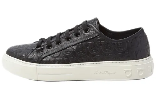 FERRAGAMO Gancini Low top Stylish Skateboarding Shoes Men's Black