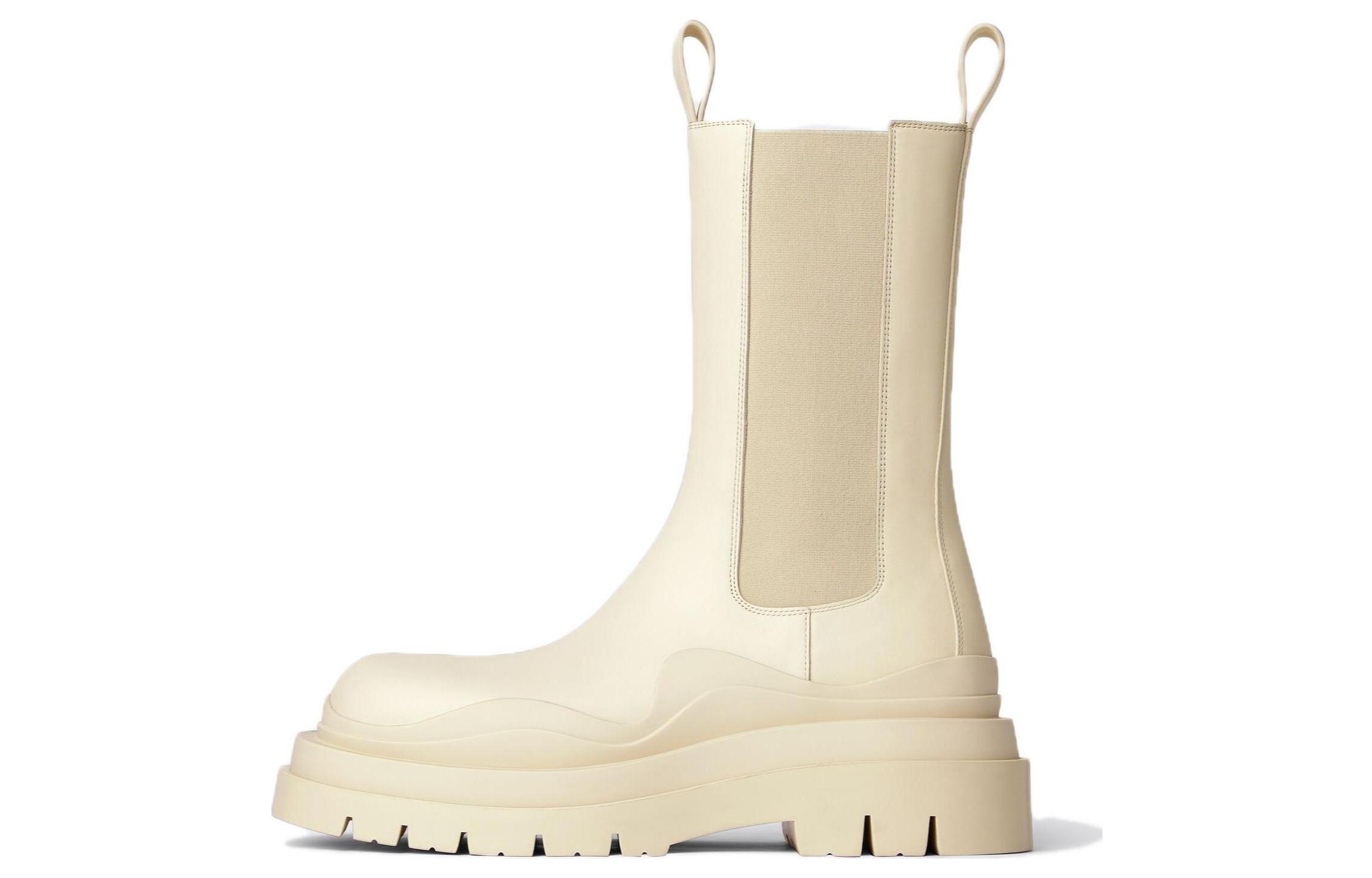 Bottega Veneta Tire Chelsea Leather Crew Chelsea Boots Women's Beige