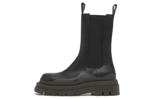 Bottega Veneta Tire Chelsea BV Top Grain Cow Leather Crew Chelsea Boots Women's Black Brown