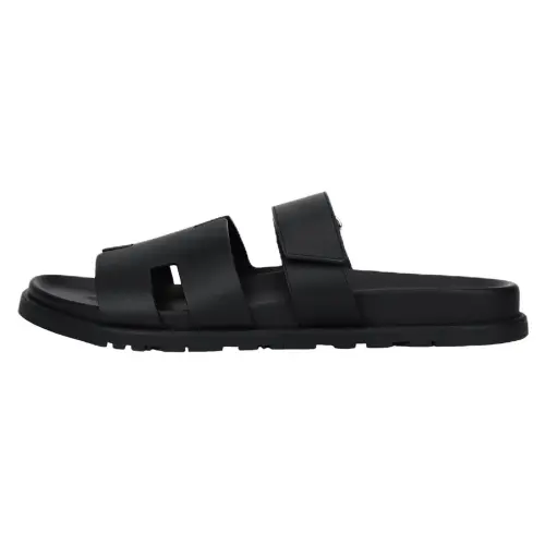 HERMES Chypre Sandal Noir Calfskin Leather M