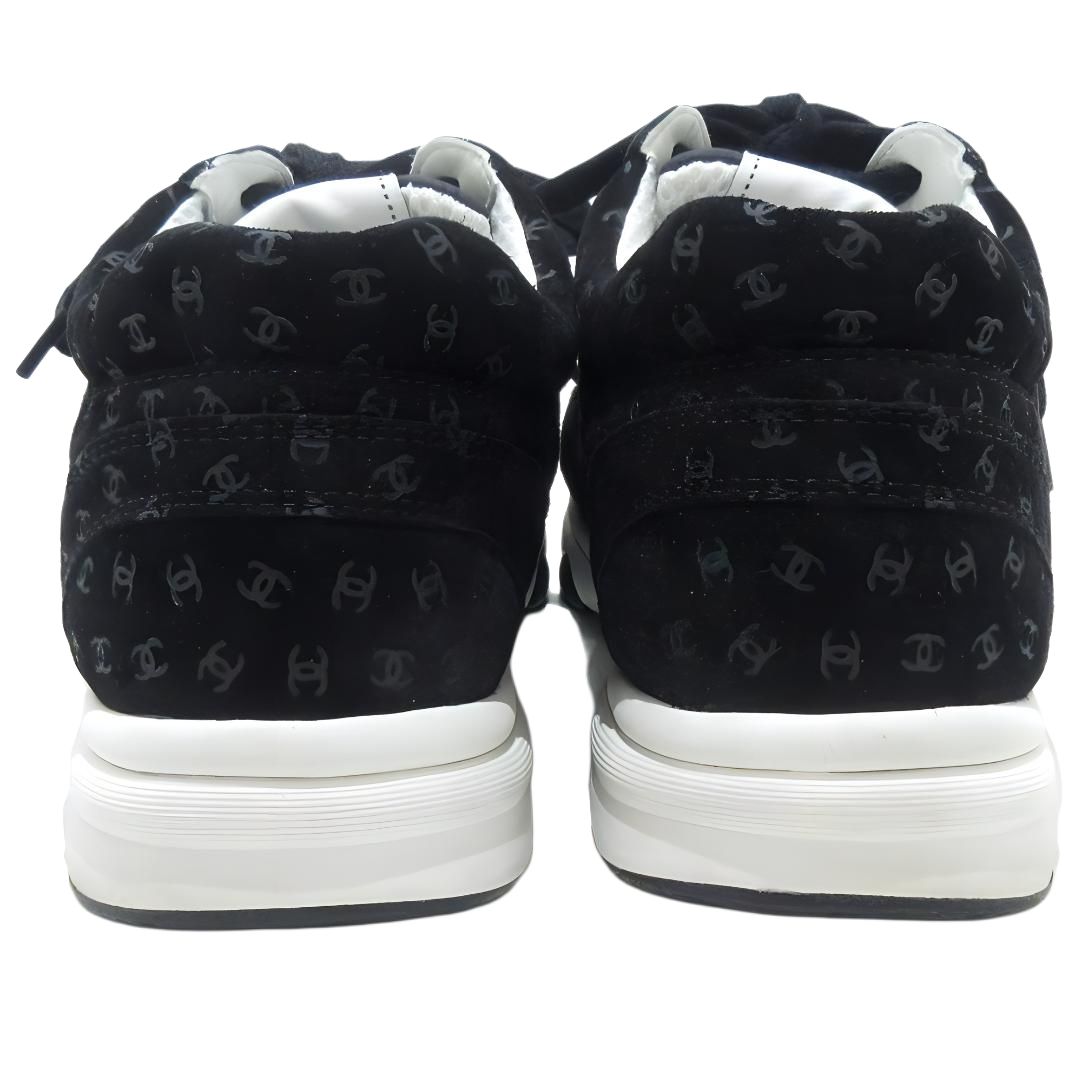 Женские кроссовки Chanel Cowhide Printed Sneakers (черные) — фото 5