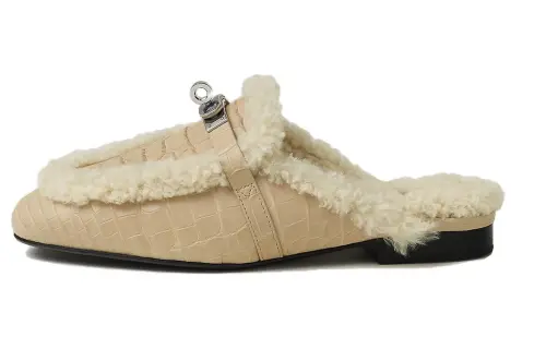 HERMES Oz Closed Toe Slippers Women's Beige