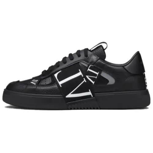 Valentino Garavani VL7N Low-top Leather Sneakers